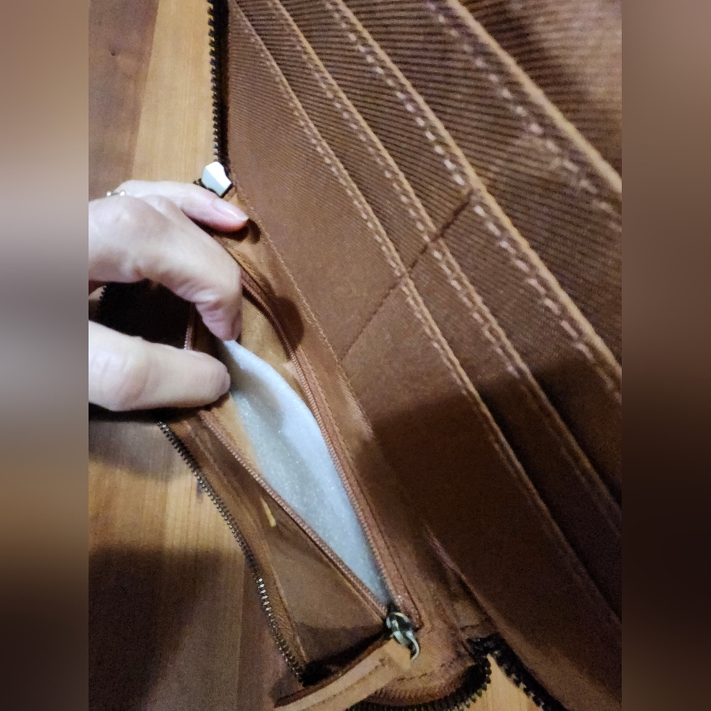 Nwot, FREE PEOPLE Distressed Tan Vegan Leather Wallet/ Wristlet.. Final Price - Picture 10 of 10